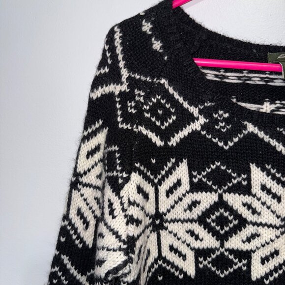 Eddie Bauer Womens Fair Isle Snowflake Sweater S Black/White Wool & Angora Blend - Picture 4 of 5